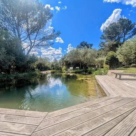 Au Pont Du Gard